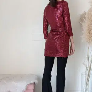 Blusa Lunga in Paillettes con Scollo a V - Stile Audace e Versatile
