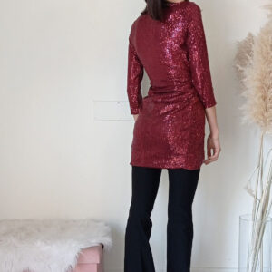 Blusa Lunga in Paillettes con Scollo a V - Stile Audace e Versatile