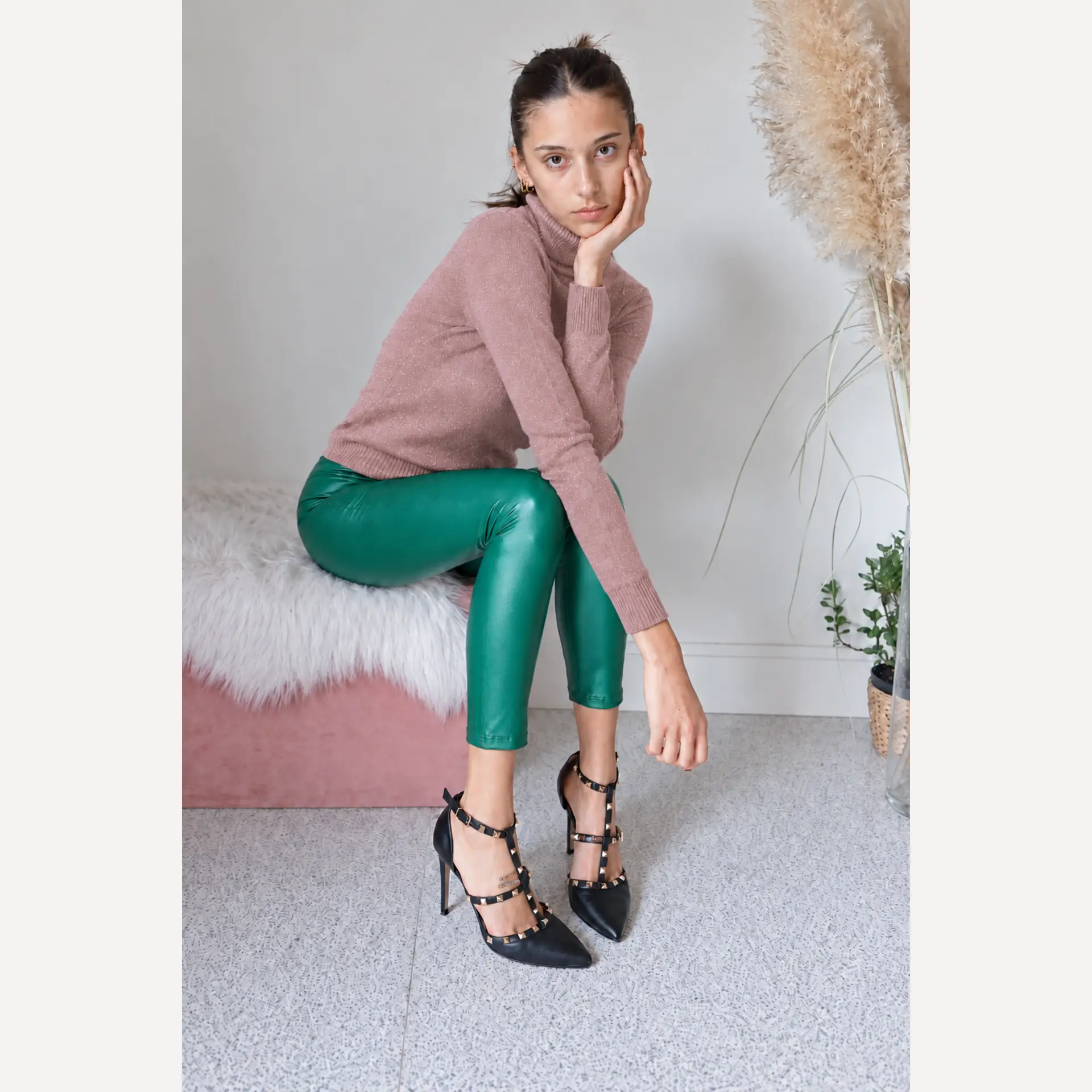 dolcevita-donna-lurex-rosa-antico-posa-seduta