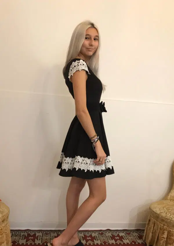 Abito con cintura svasato taglia unica con bordo in pizzo