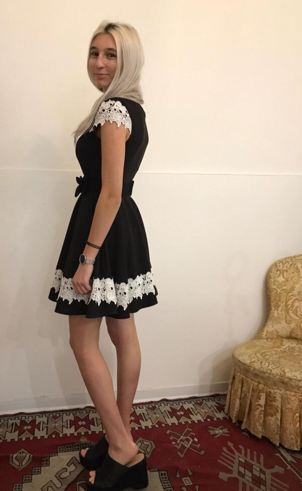 Abito con cintura svasato taglia unica con bordo in pizzo
