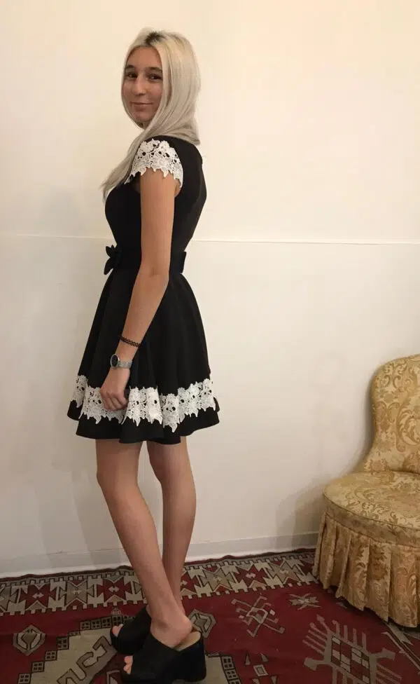 Abito con cintura svasato taglia unica con bordo in pizzo