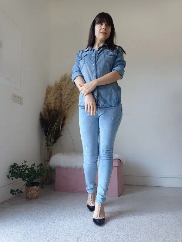 Camicia di Jeans Effetto Vintage Versatile - Primavera/Estate