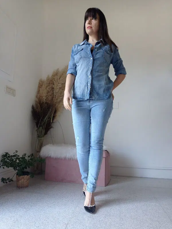 Camicia di Jeans Effetto Vintage Versatile - Primavera/Estate