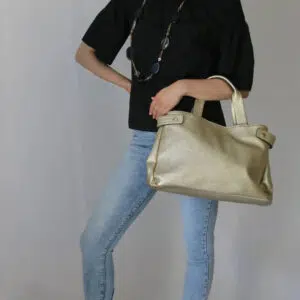 Borsa da giorno color oro Via Roma