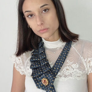 Collana Innovativa da Cravatta e Bottone Gioiello - Accessorio Unico per Look Caratteristici grigio