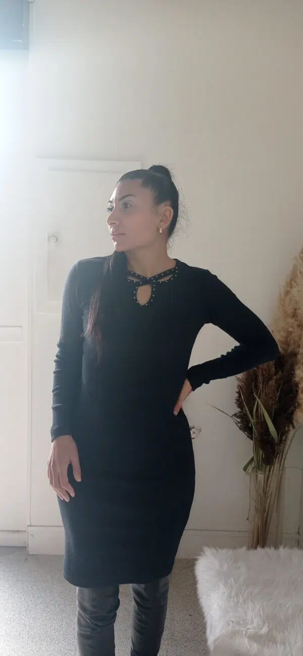 Abito Tubino in Maglia di Cotone con Motivo Decorativo - Eleganza e Comfort Unici"