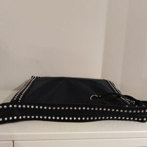 Borsa nera e blu con borchie Via Roma