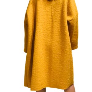 Cappotto giallo bouclè modello over