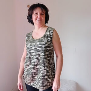 Top Curvy con Tulle Laminato Nero e Oro: Eleganza e Stile per ogni forma
