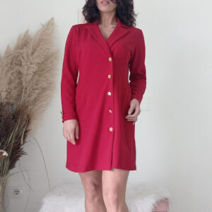 Abito Chemisier Rosso Passione: Un Tocco di Eleganza per Ogni Occasione