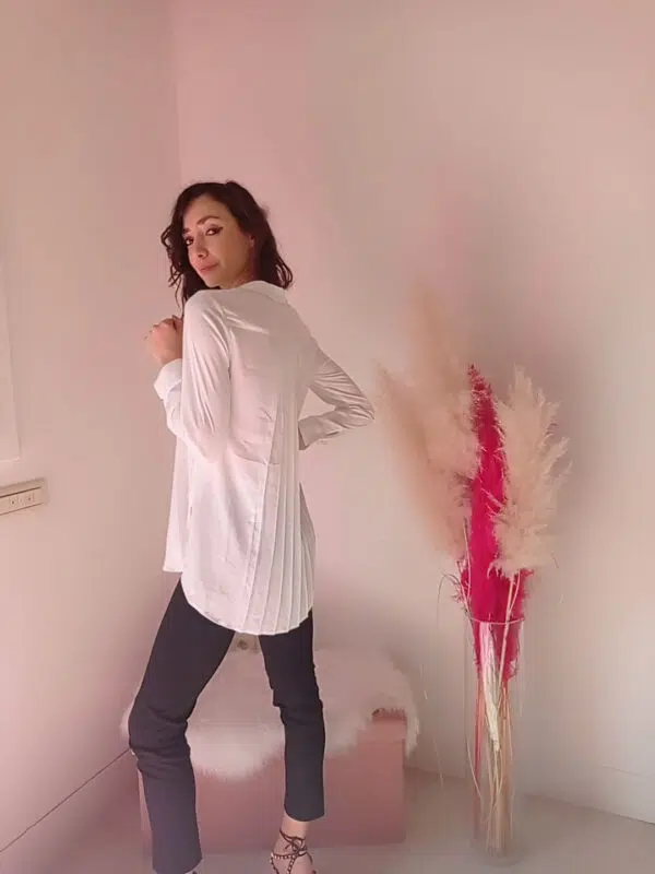 Camicia Bianca Elegante s.Oliver: Versatilità e Stile per Ogni Occasione