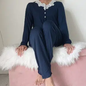 Pigiama Elegante in Modal con Pizzo - Taglie M-XL, Vari Colori