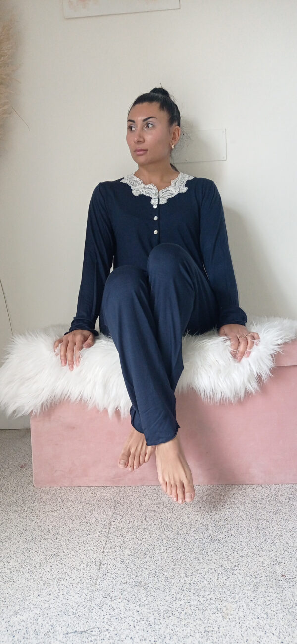 Pigiama Elegante in Modal con Pizzo - Taglie M-XL, Vari Colori
