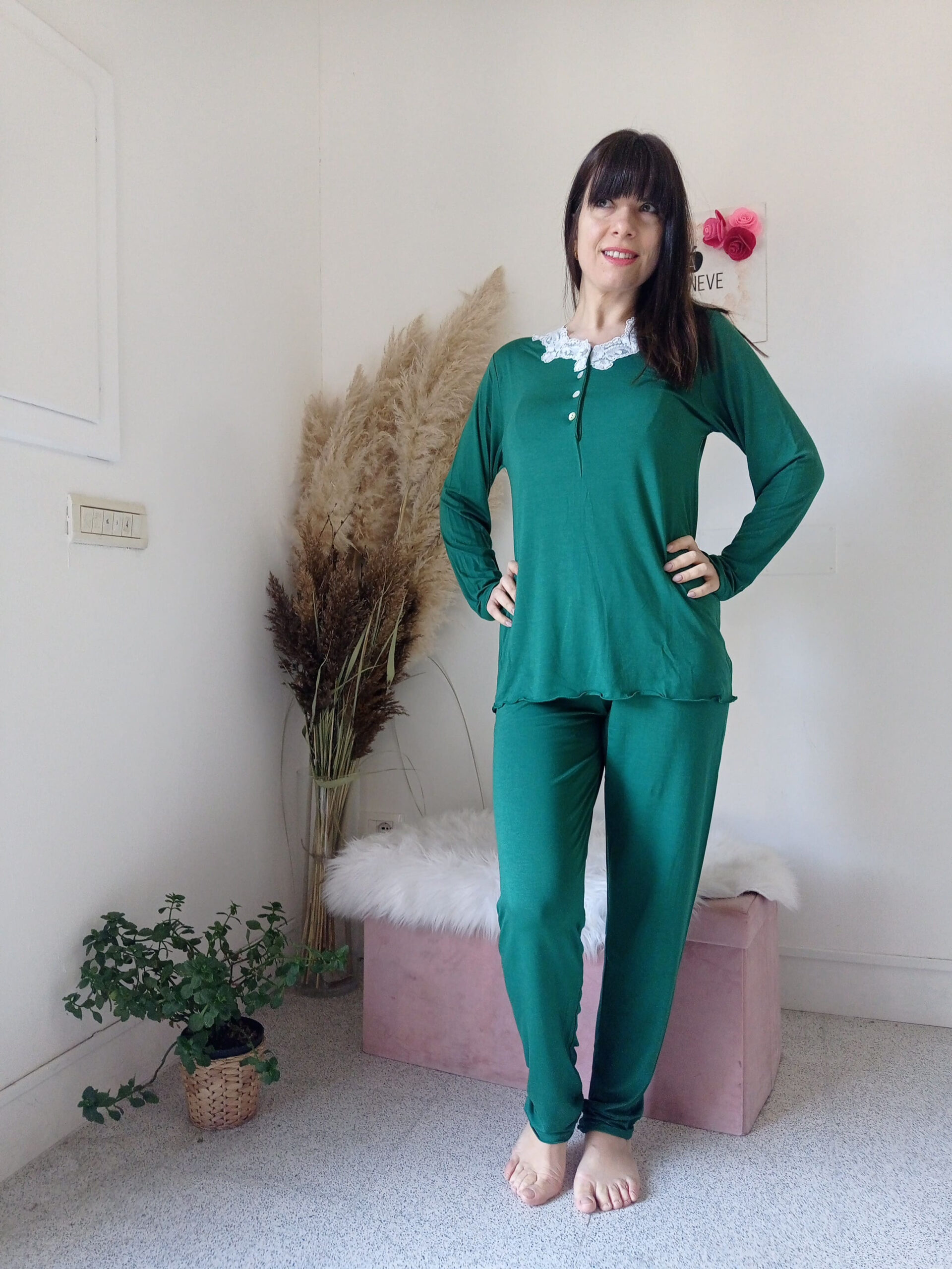 Pigiama Elegante in Modal con Pizzo - Taglie M-XL, Vari Colori