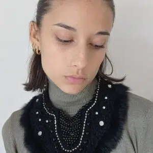 Collana Statement con Perle Nere Sintetiche e Strass - Eleganza e Luminosità