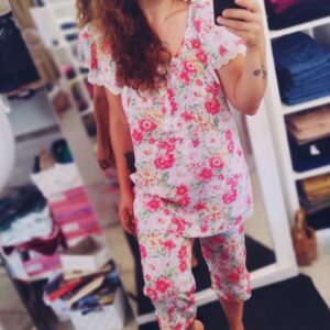 Pigiama Donna in Viscosa a Fiori - Comfort e Stile per le Tue Notti