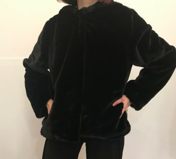 Cappotto eco-pelliccia con cappuccio art. Pellicciotto