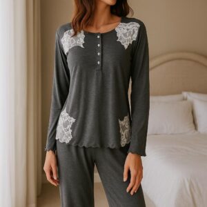 Pigiama Elegante in Modal con Pizzo - Taglie M-XL, Vari Colori