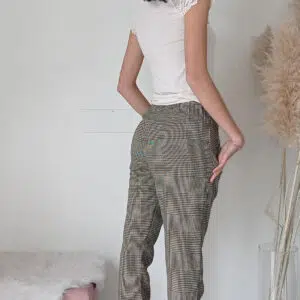 Pantalone a Quadri con Cavallo Morbido e Risvolto - Completa il Look con la Giacca Coordinata
