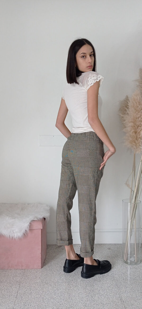Pantalone a Quadri con Cavallo Morbido e Risvolto - Completa il Look con la Giacca Coordinata