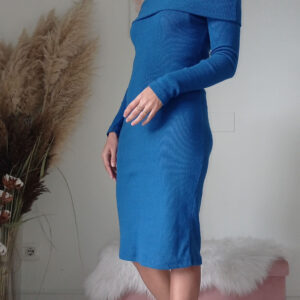 Abito Midi in Caldo Cotone con Scollo alla Carmen - Eleganza e Comfort per l'Inverno