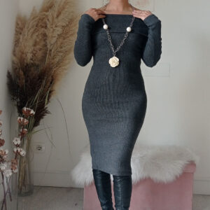 Abito Midi in Caldo Cotone con Scollo alla Carmen - Eleganza e Comfort per l'Inverno