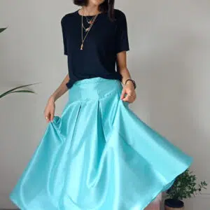 Gonna in Taffetà Turchese: Eleganza Versatile e Stile Inconfondibile!