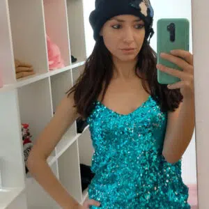 Cappello papala in lana Entrà nera e fiori uncinetto