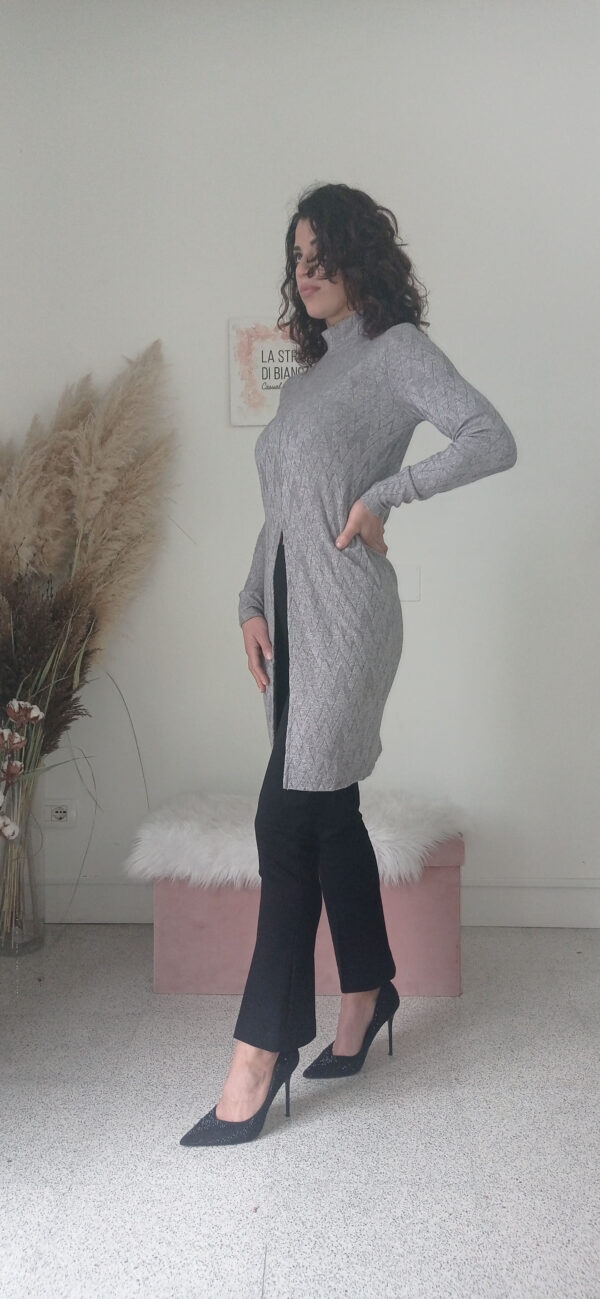 Maglia Maxi con Spacco Davanti - Eleganza Casual per Ogni Occasione