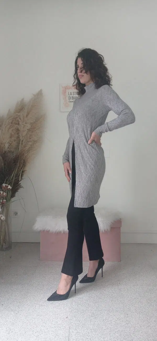 Maglia Maxi con Spacco Davanti - Eleganza Casual per Ogni Occasione