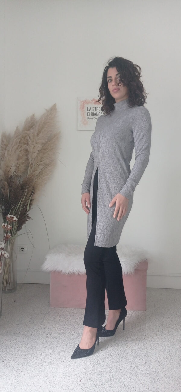 Maglia Maxi con Spacco Davanti - Eleganza Casual per Ogni Occasione