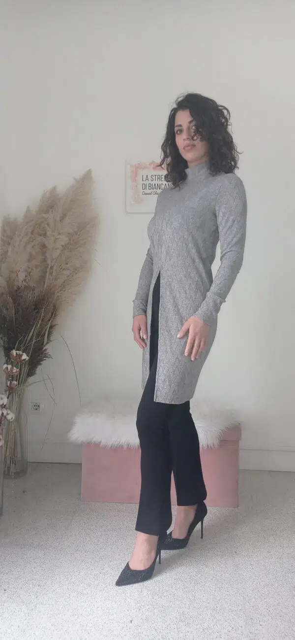 Maglia Maxi con Spacco Davanti - Eleganza Casual per Ogni Occasione