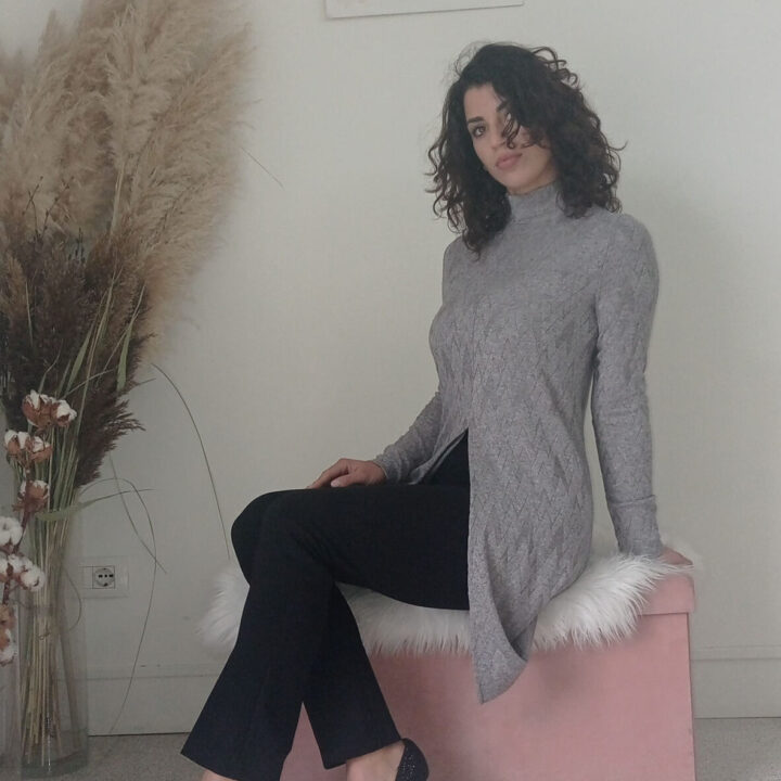 Maglia Maxi con Spacco Davanti - Eleganza Casual per Ogni Occasione