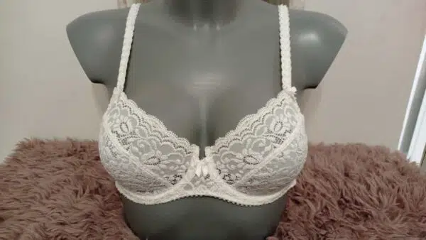 Reggiseno con ferretto Playtex in pizzo elastico floreale da donna