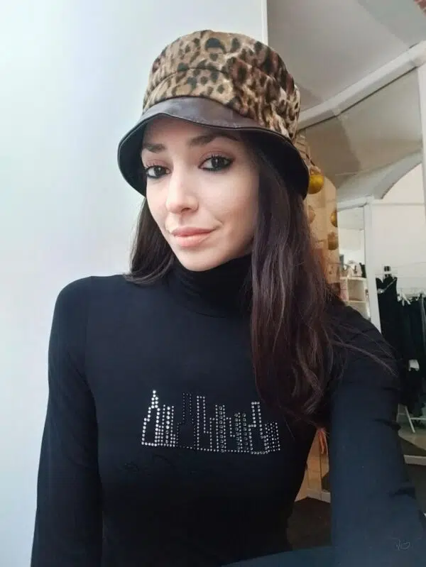 Cappello maculato eco pelliccia e eco pelle