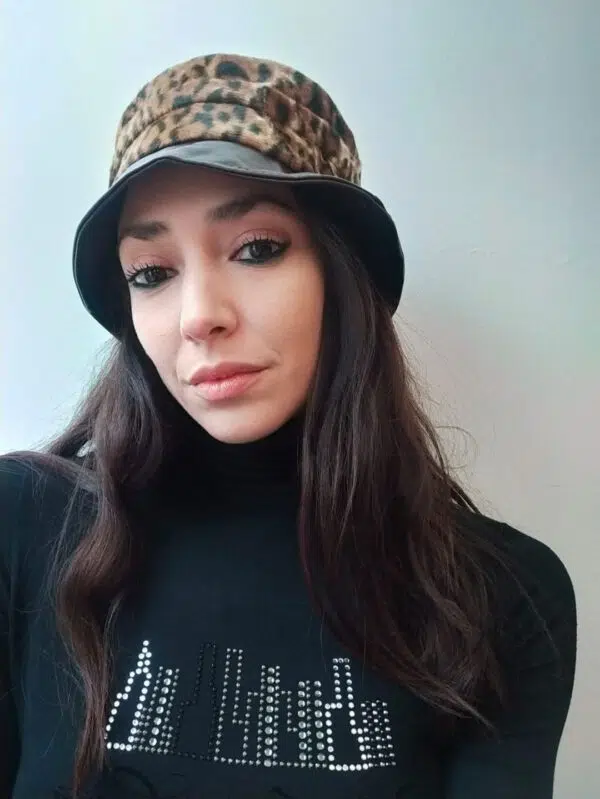 Cappello maculato eco pelliccia e eco pelle