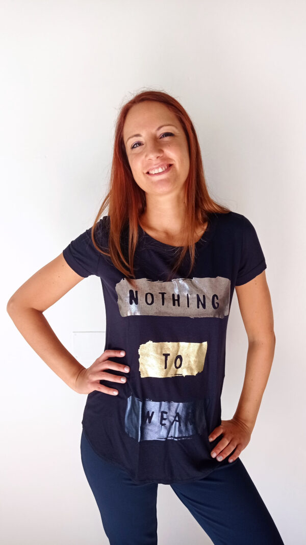T-Shirt 'Nothing to Wear': Acquisti Consapevoli per un Look Versatile