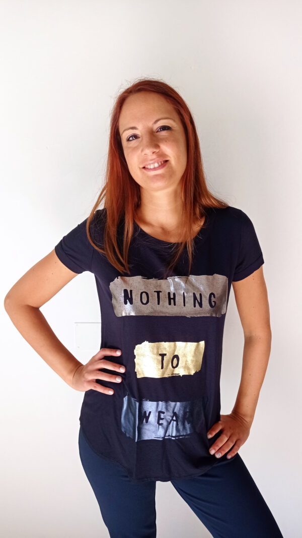T-Shirt 'Nothing to Wear': Acquisti Consapevoli per un Look Versatile