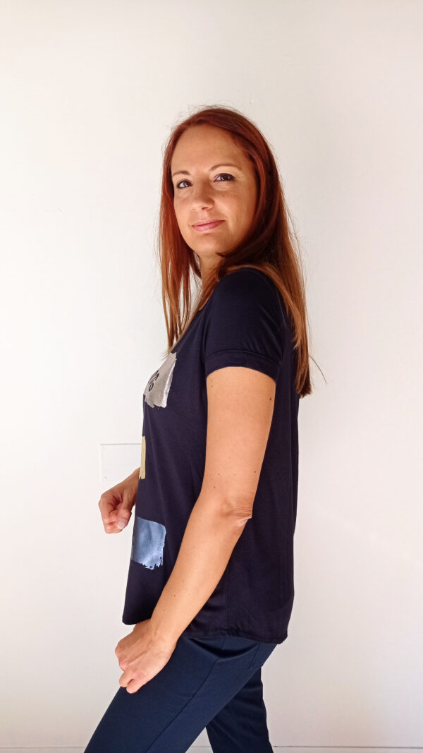 T-Shirt 'Nothing to Wear': Acquisti Consapevoli per un Look Versatile