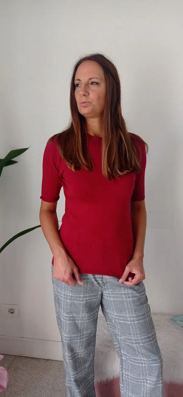 Maglia Basic Mezze Maniche in Viscosa: Il Sottogiacca Perfetto!