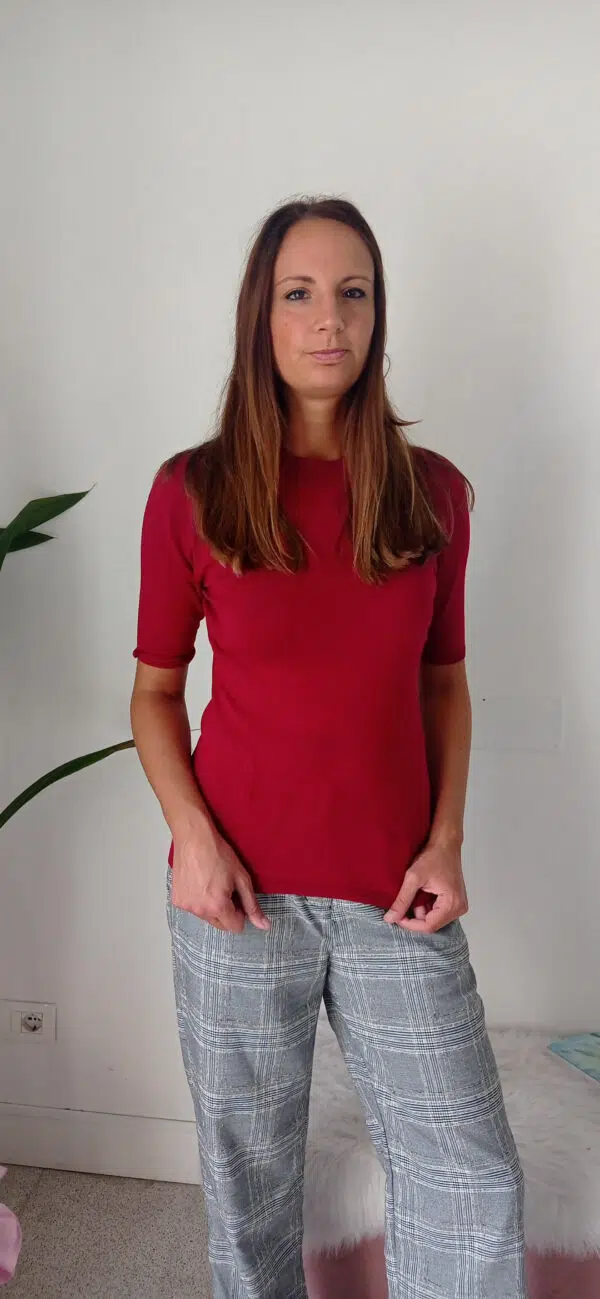 Maglia Basic Mezze Maniche in Viscosa: Il Sottogiacca Perfetto!