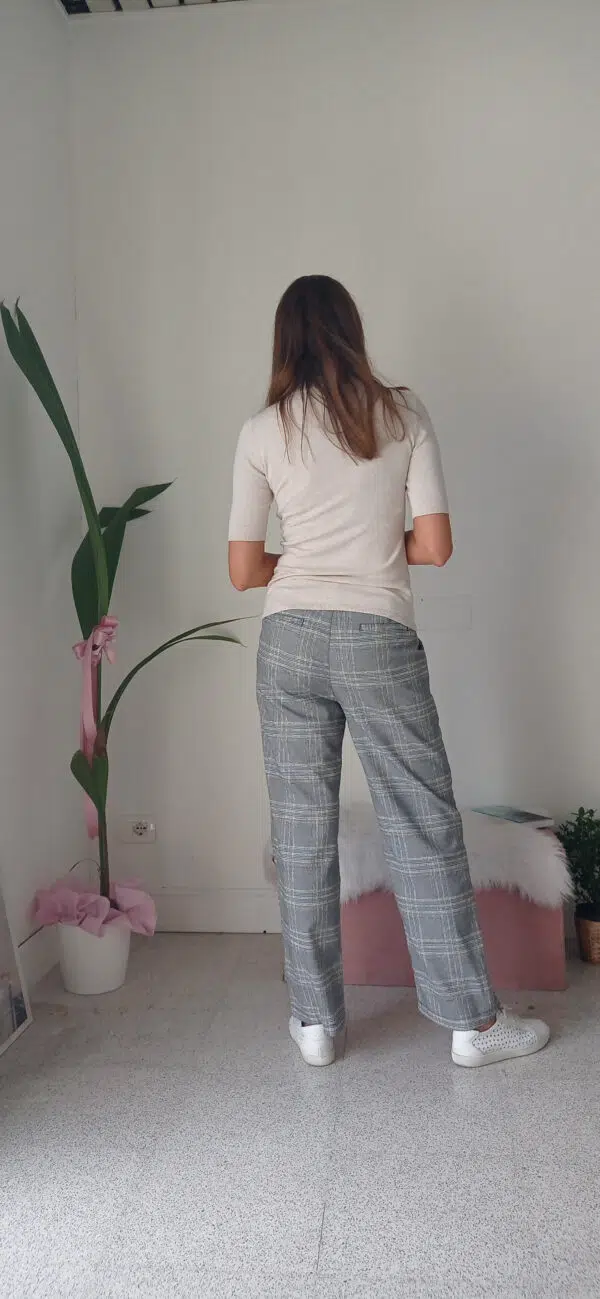 Maglia Basic Mezze Maniche in Viscosa: Il Sottogiacca Perfetto!