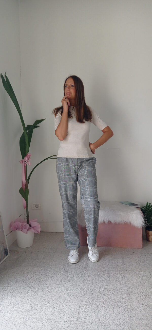 Maglia Basic Mezze Maniche in Viscosa: Il Sottogiacca Perfetto!