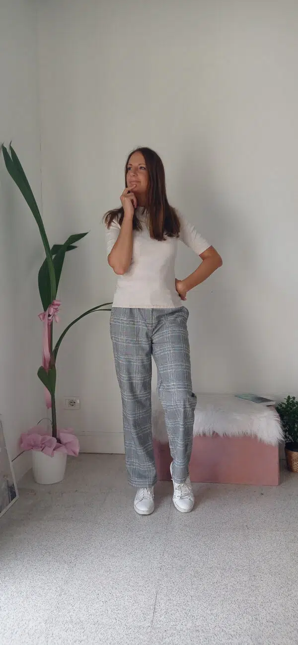 Maglia Basic Mezze Maniche in Viscosa: Il Sottogiacca Perfetto!