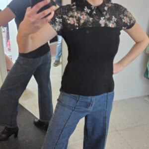 Maglia romantica con pizzo e rose Art. Dolly
