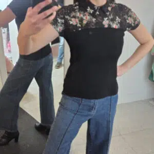 Maglia romantica con pizzo e rose Art. Dolly