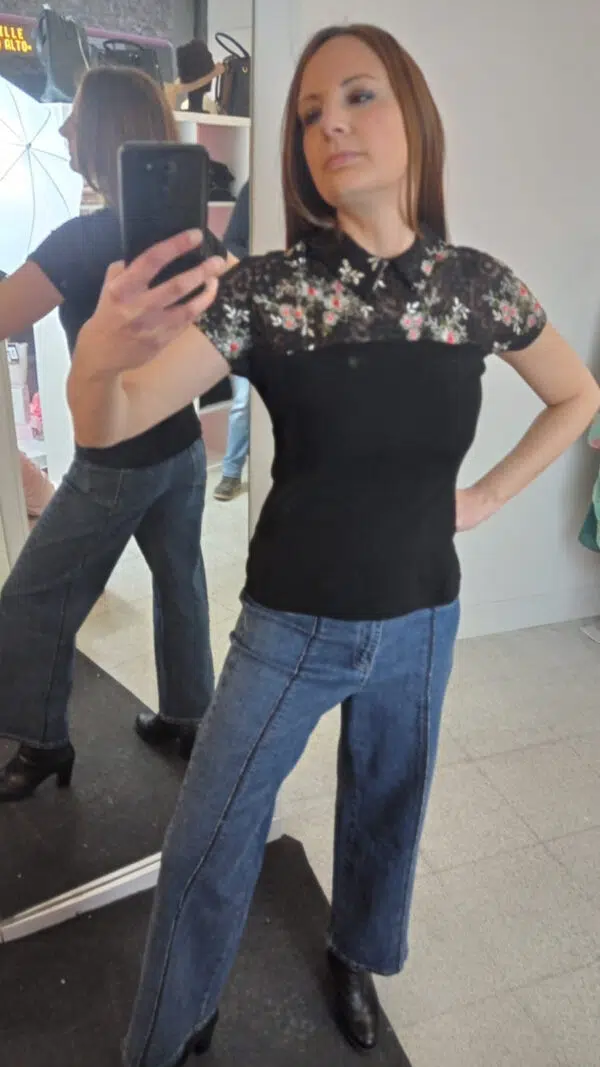 Maglia romantica con pizzo e rose Art. Dolly