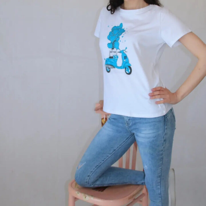 T shirt con strass Art. Un cuore in Vespa
