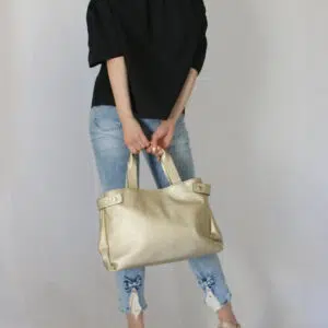 Blusa in cotone con scollo alla Carmen